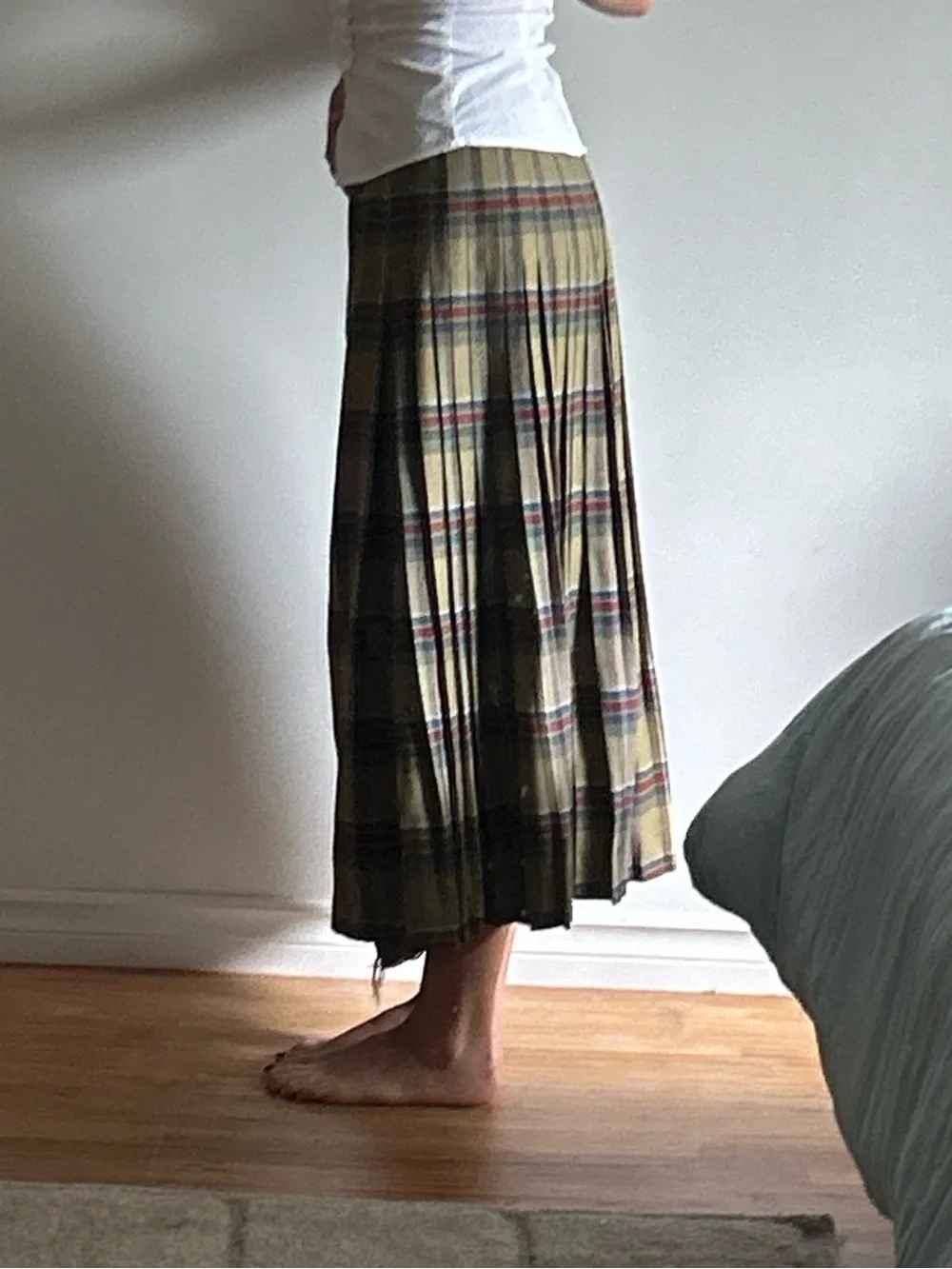 VINTAGE plaid wool skirt - Picture 2 of 6